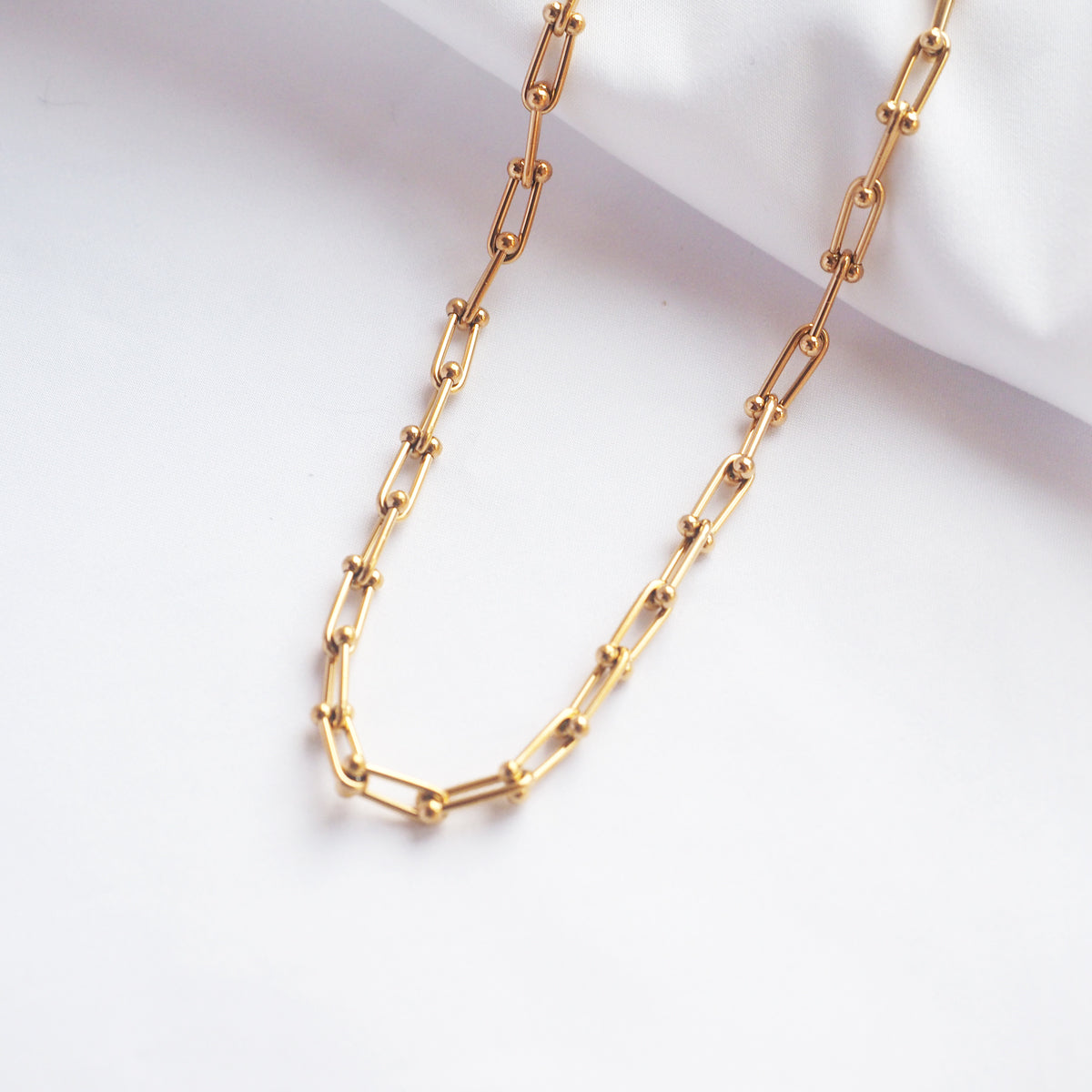 Horseshoe Chain Necklace