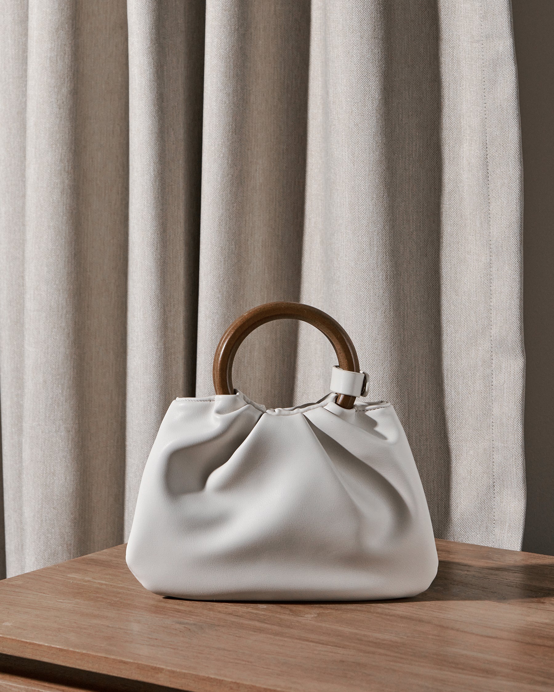 Laura Wooden Handle Bag - Cream