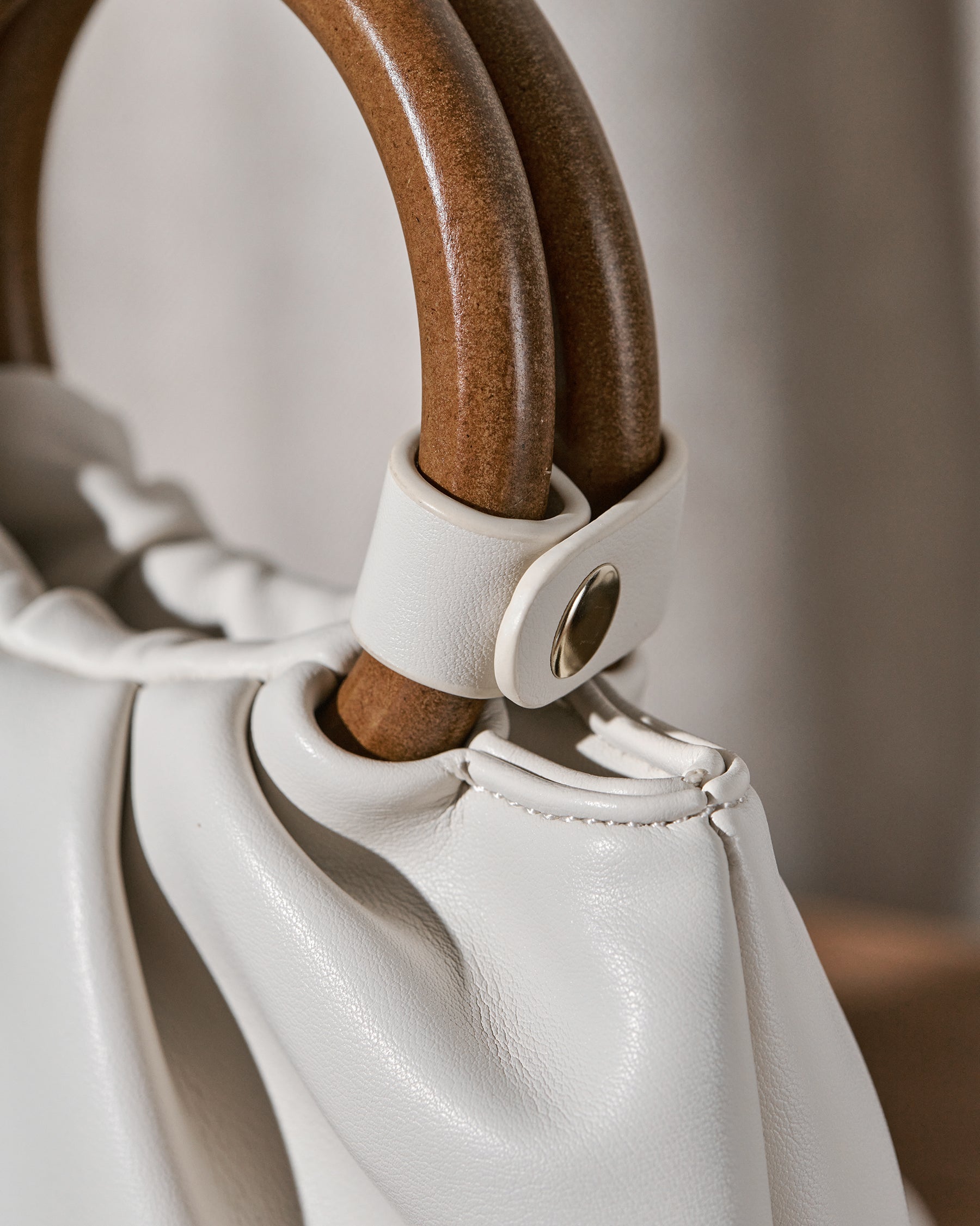 Laura Wooden Handle Bag - Cream