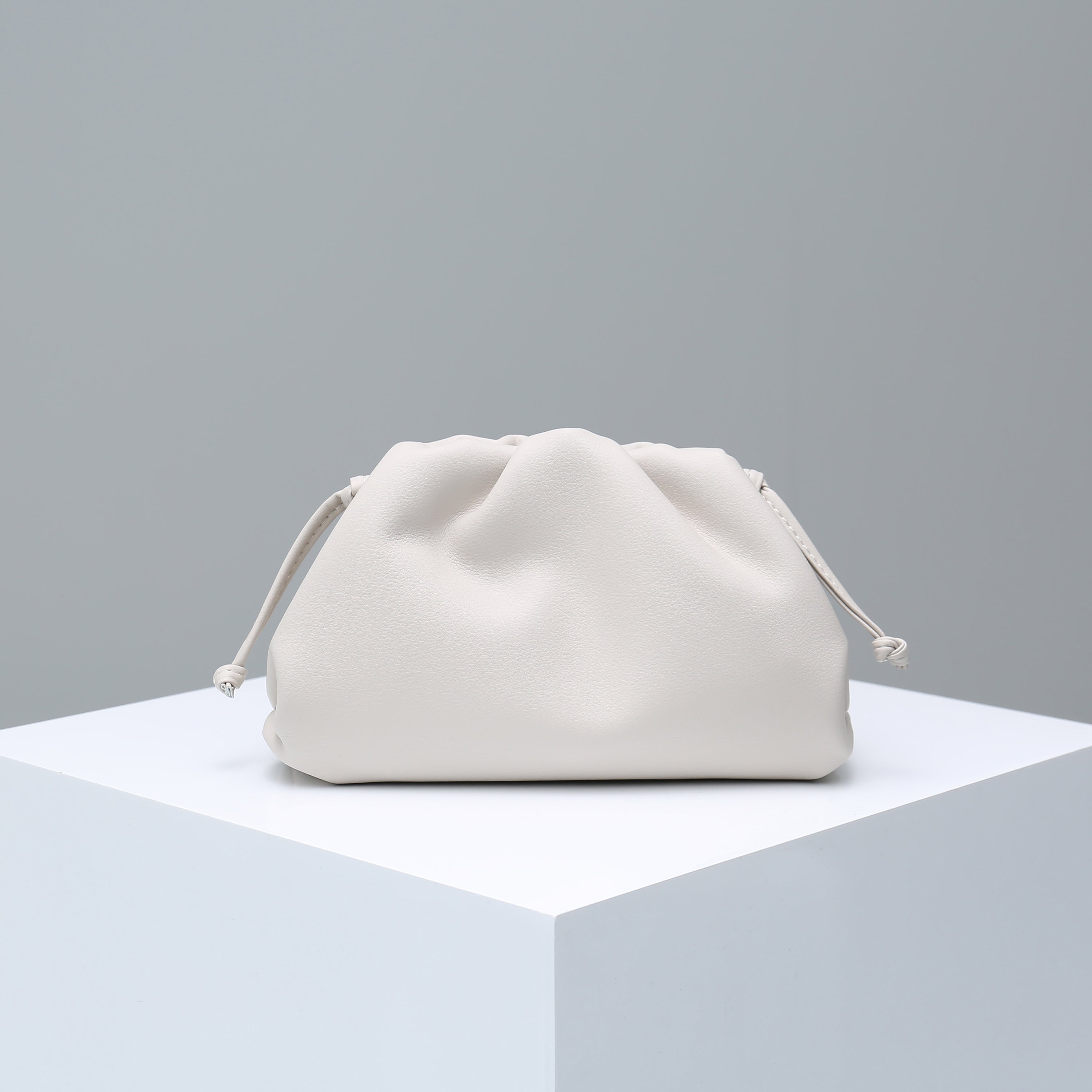 Pouch Gathered Leather Clutch - CREAM - éclater jewellery