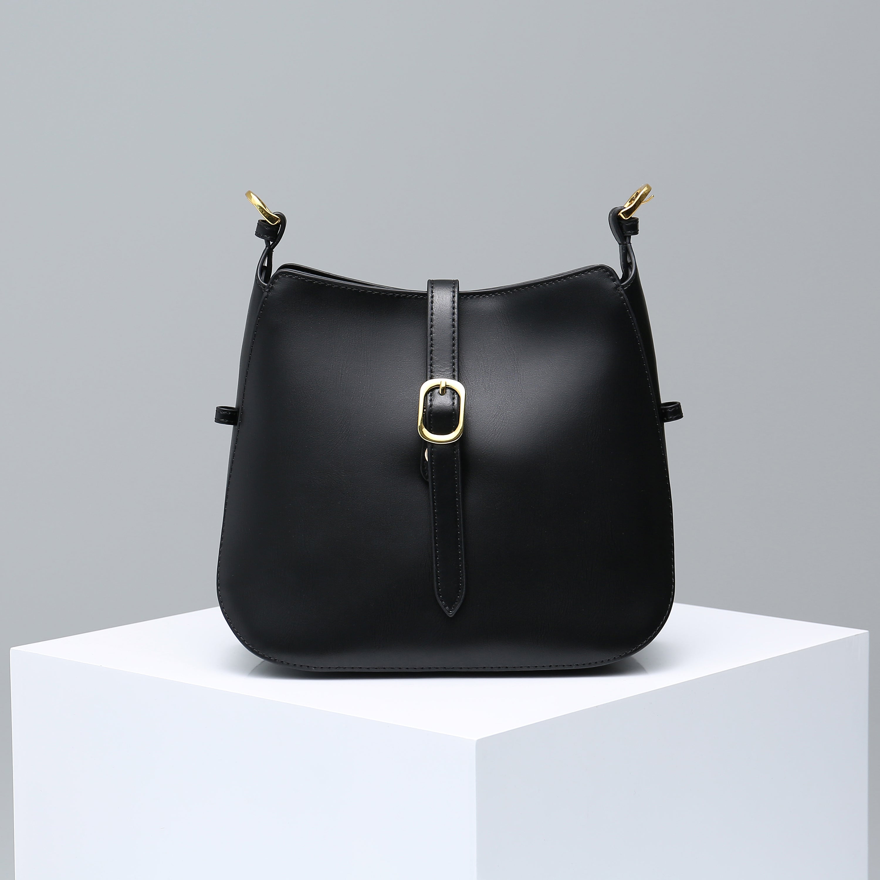 Belty Shoulder Bag - Black - éclater jewellery