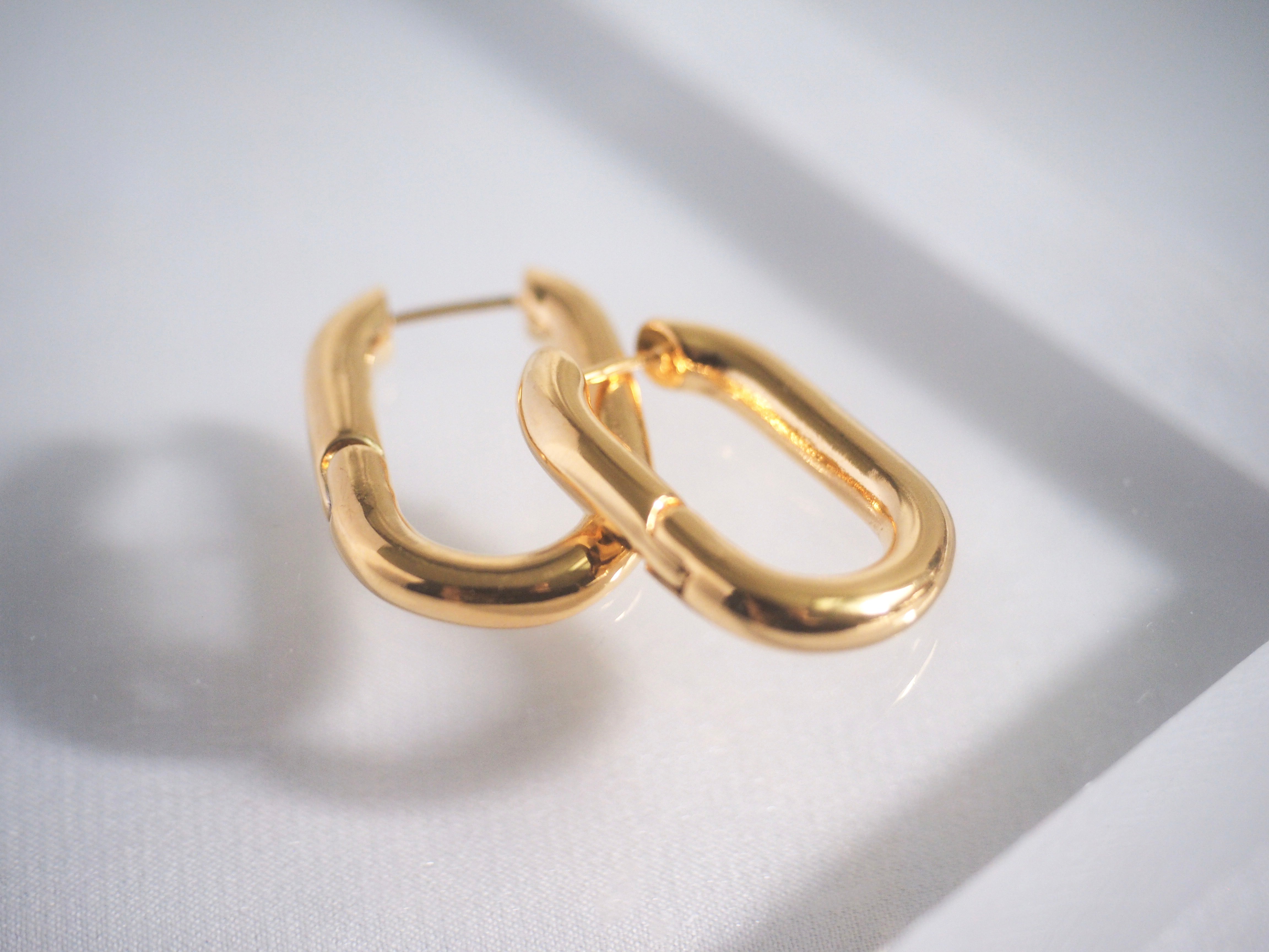 Avery Bold Hoop Earrings