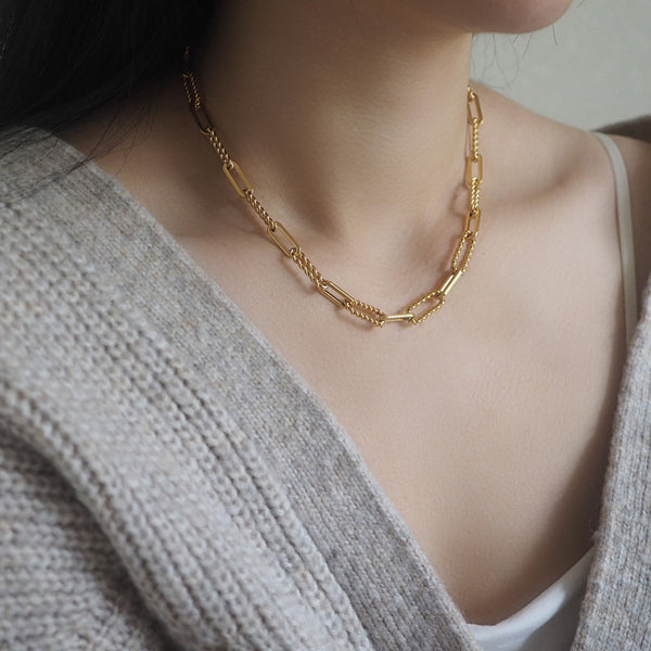 Amar Twist Chain Necklace