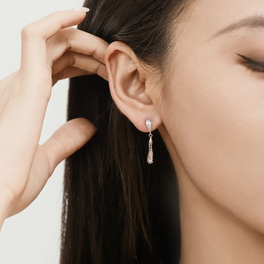Naomi Waterdrop Earrings