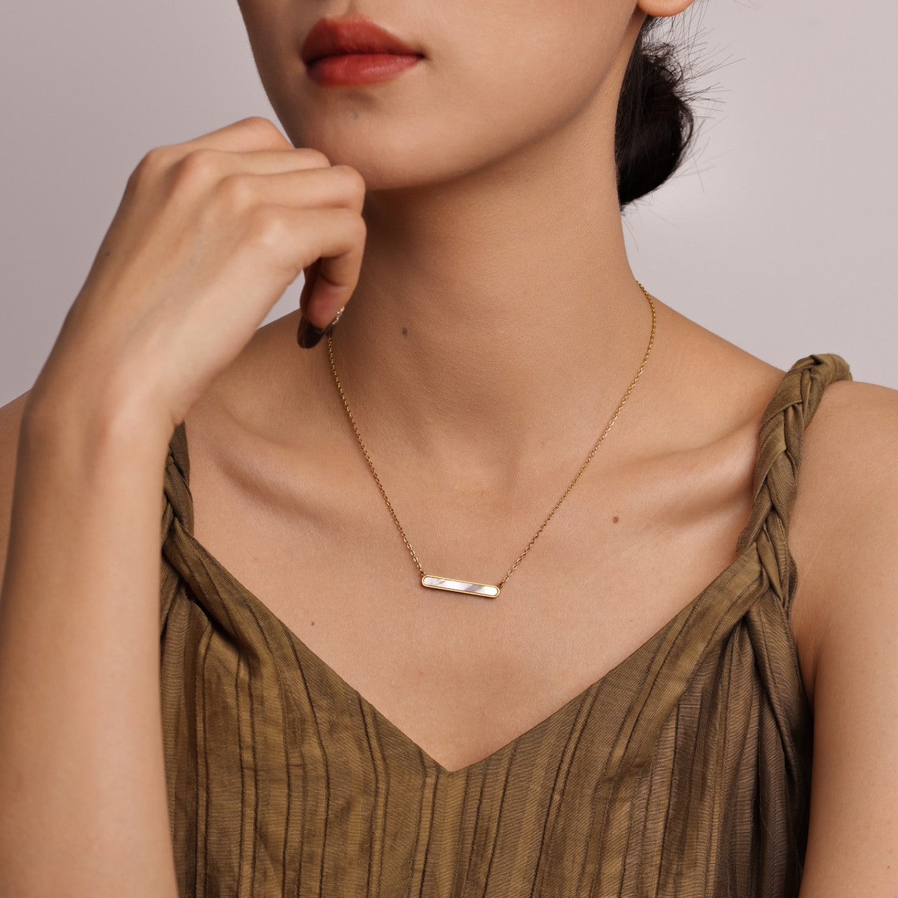 Shell Bar Necklace