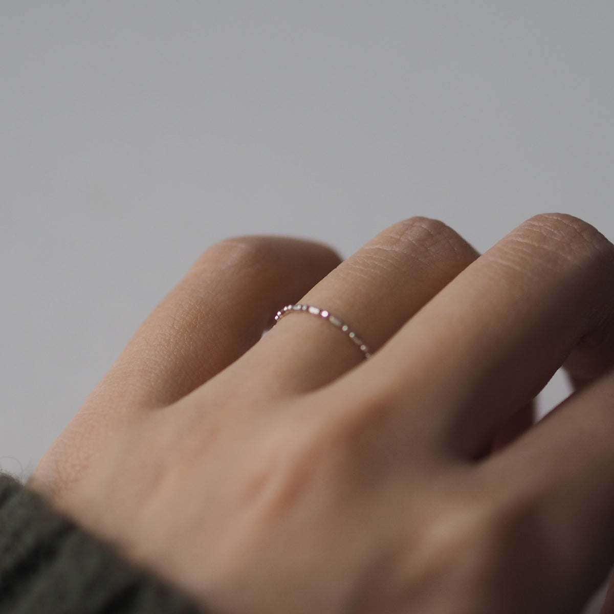 Lacy Dot Chain Ring