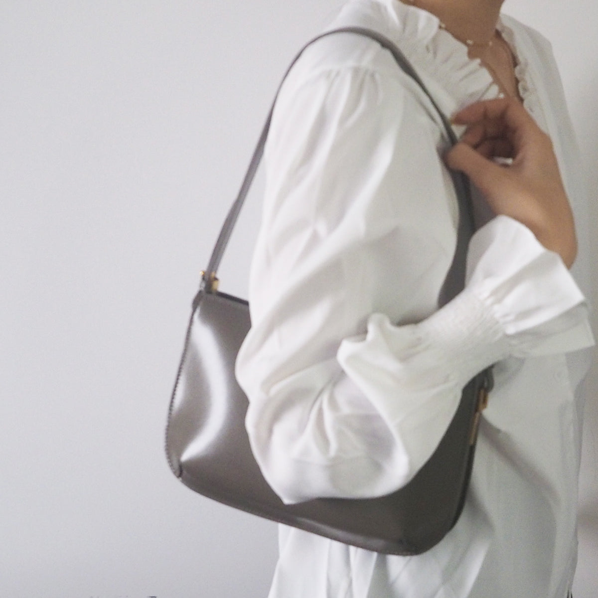 Lea Leather Shoulder Bag - Grey