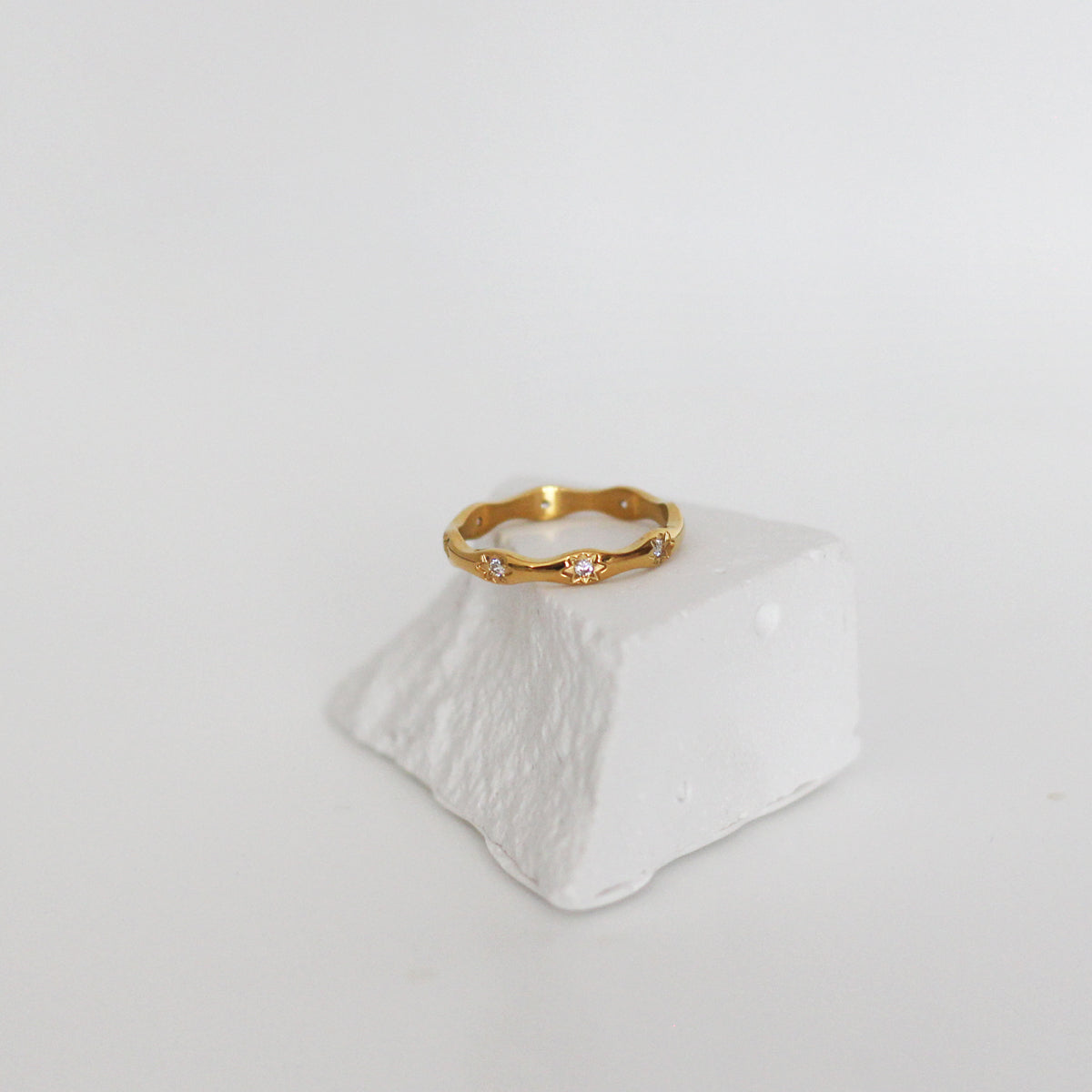 Wave Zircon Star Ring