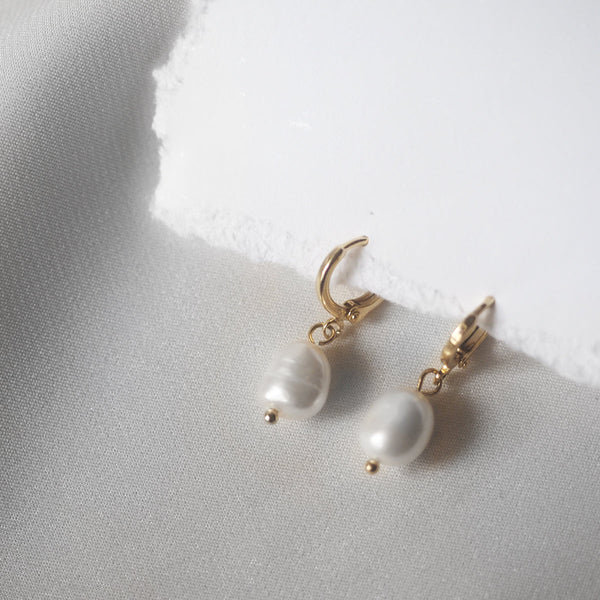 Free Pearls Earrings