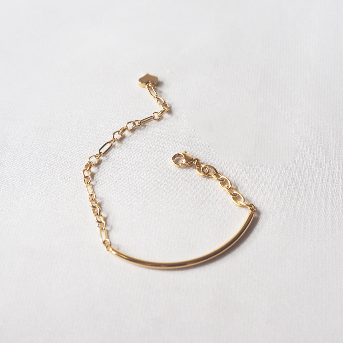 Heart Curved Bar Bracelet