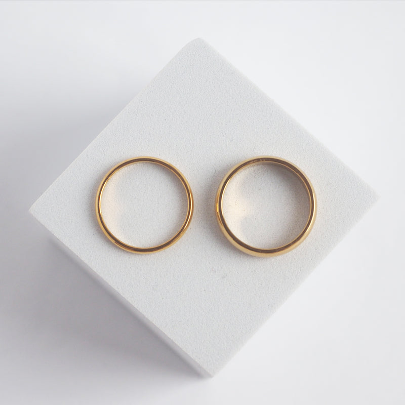 Bille Curved Minimalist Ring