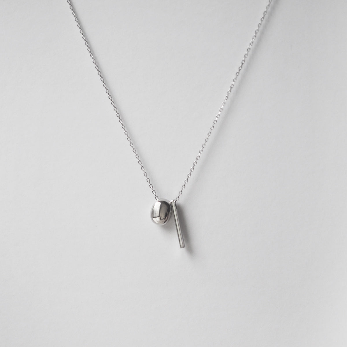 Lise Mimimal Geo Necklace