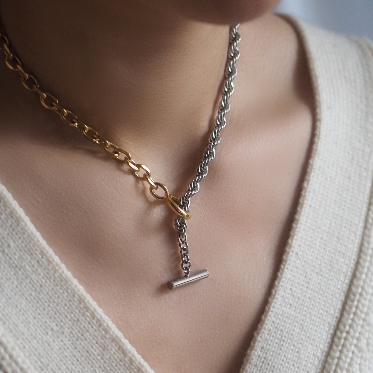 Hettie 2-Tone T-bar Necklace