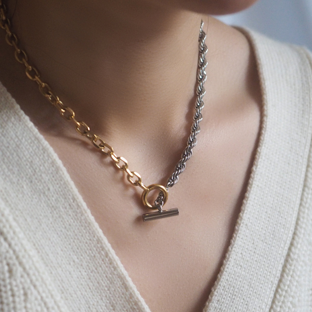 Hettie 2-Tone T-bar Necklace