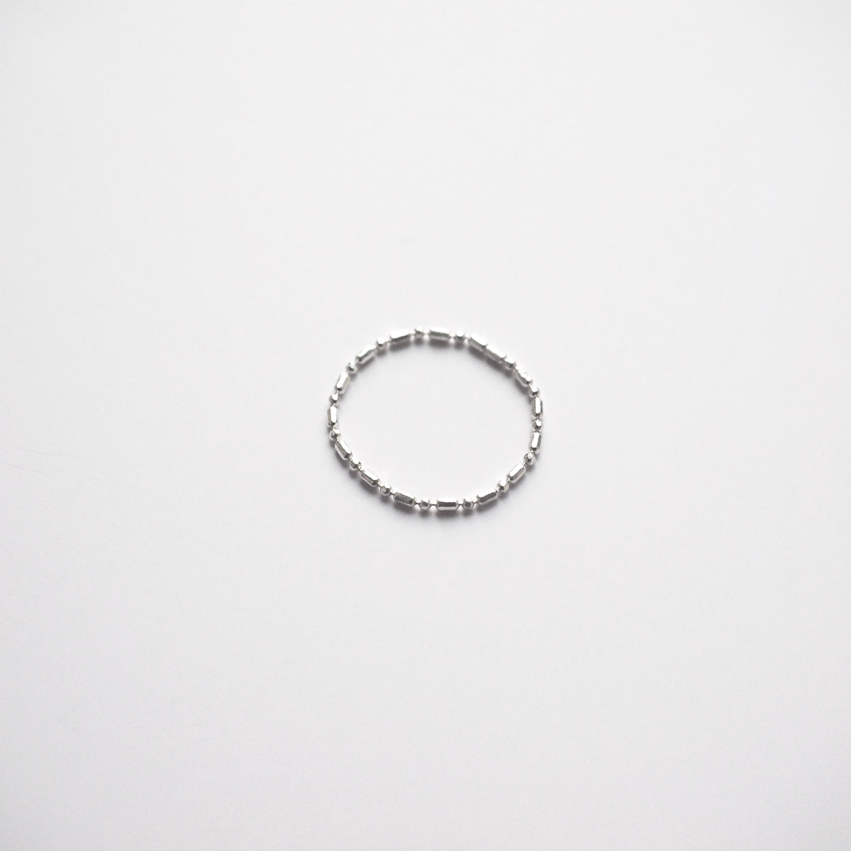 Lacy Dot Chain Ring