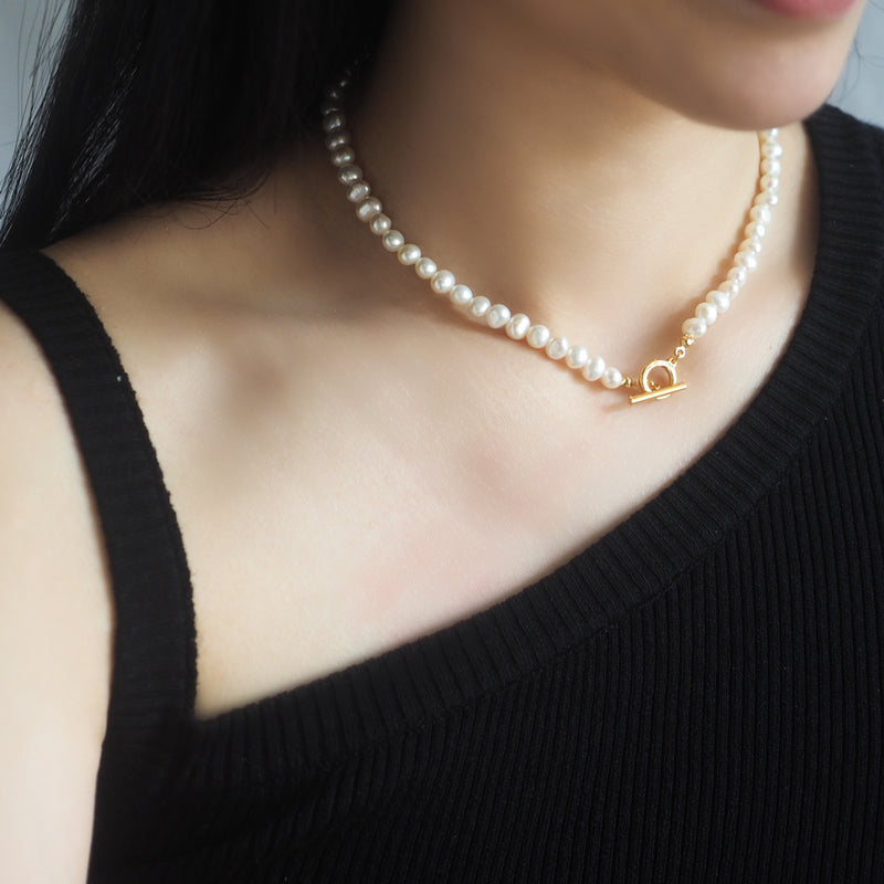 Pearls T-bar Necklace