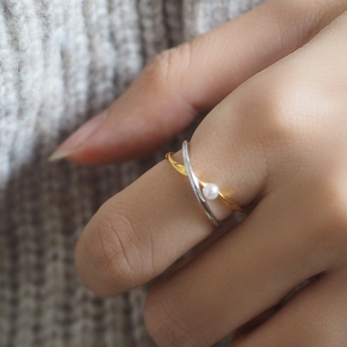 Sam 2-Tone Pearl Ring