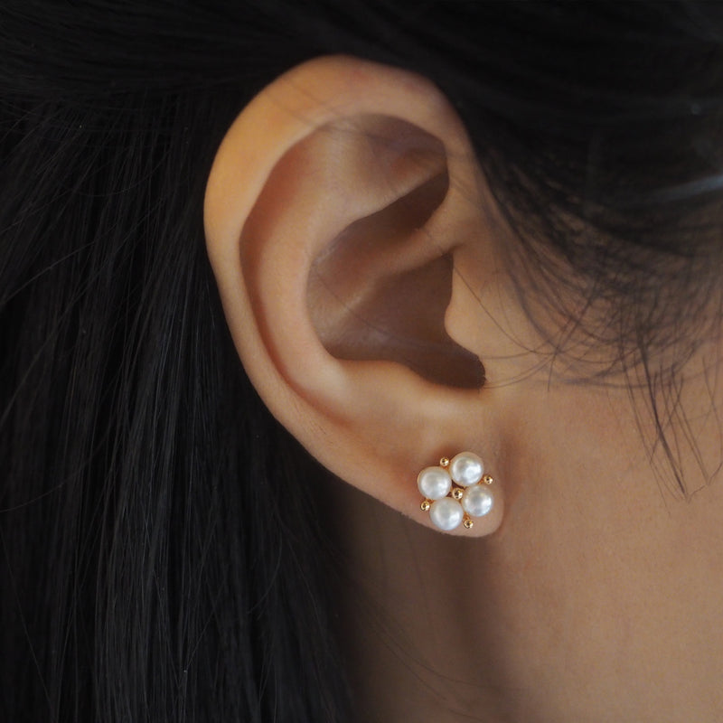Chattie Pearls Earrings