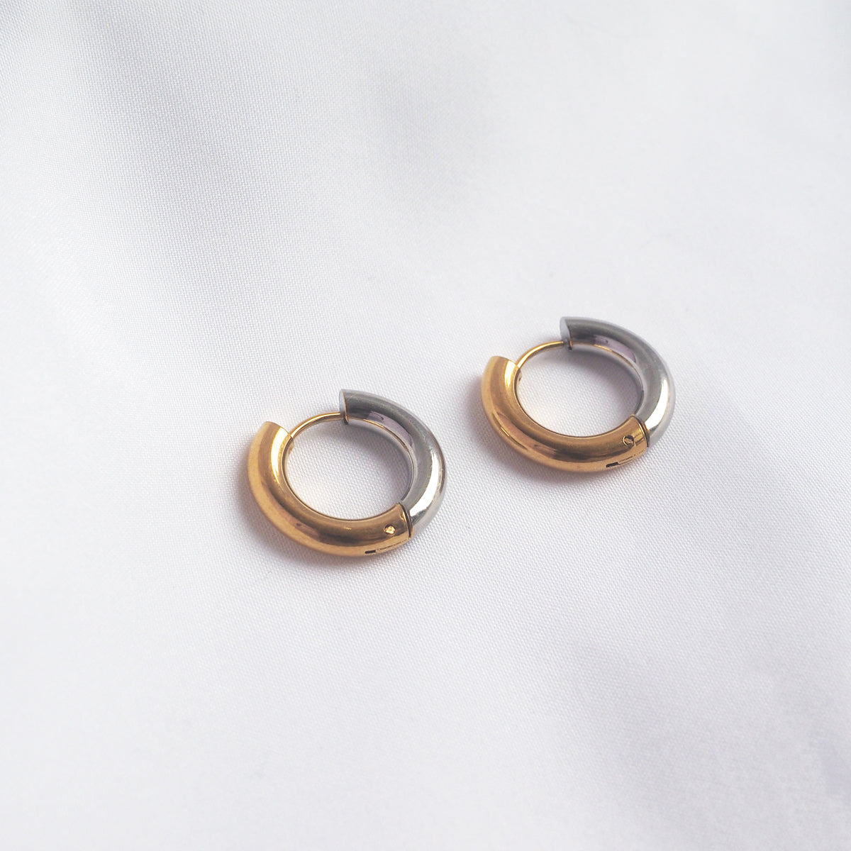 Carola 2-Tone Hoop Earrings