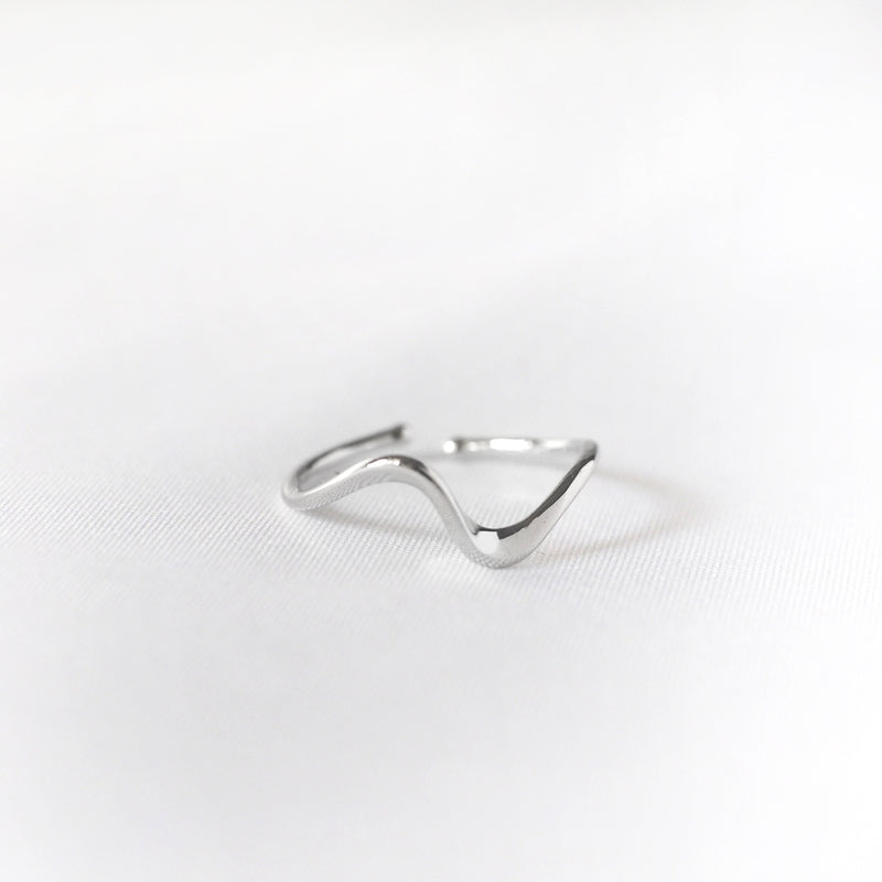 Remy Line Ring