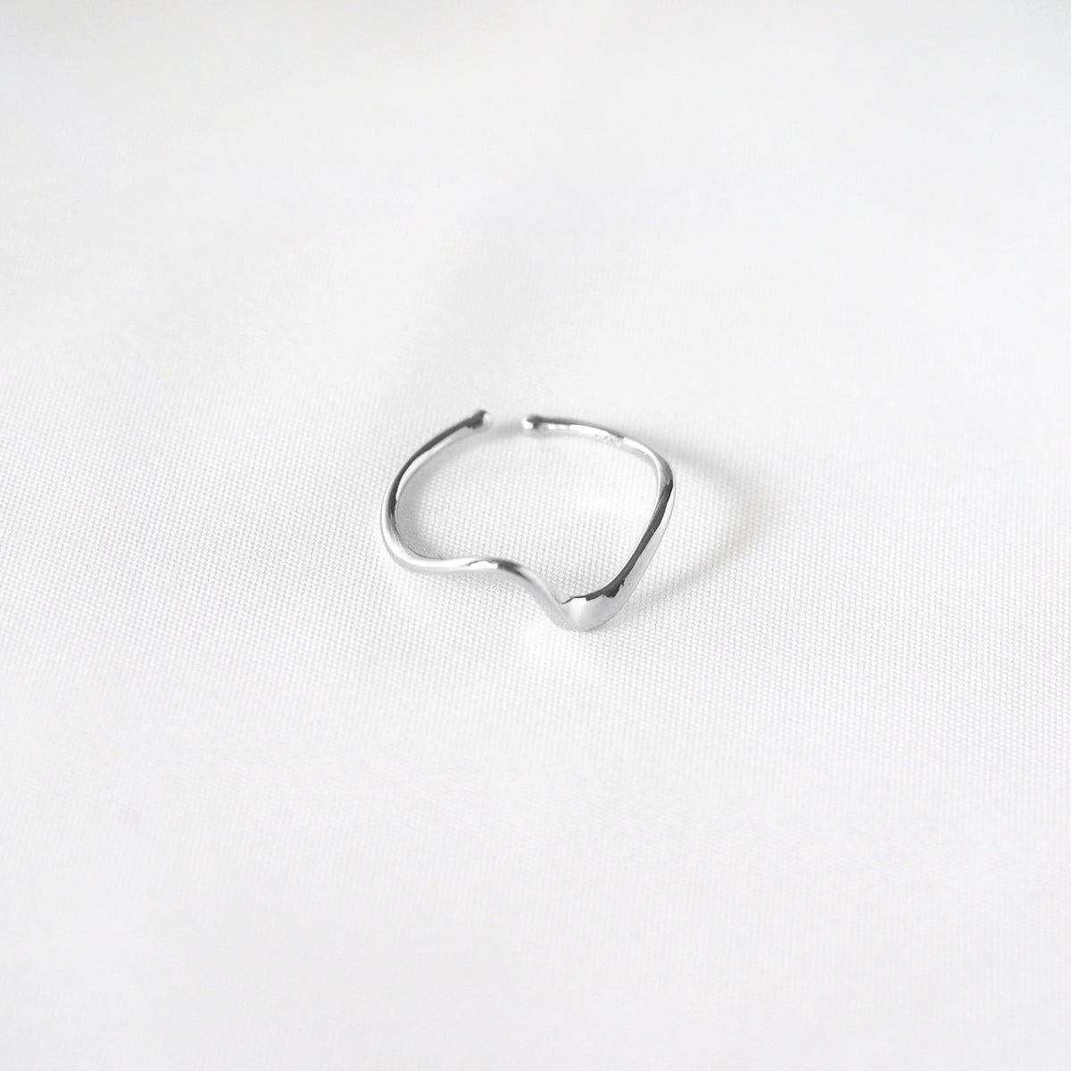 Remy Line Ring