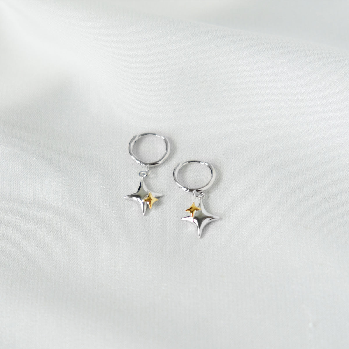 Mignon 2-Tone Starry Earrings