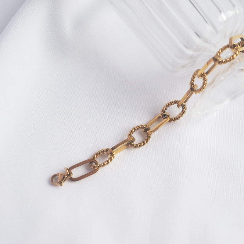 Creissant Chain Bracelet