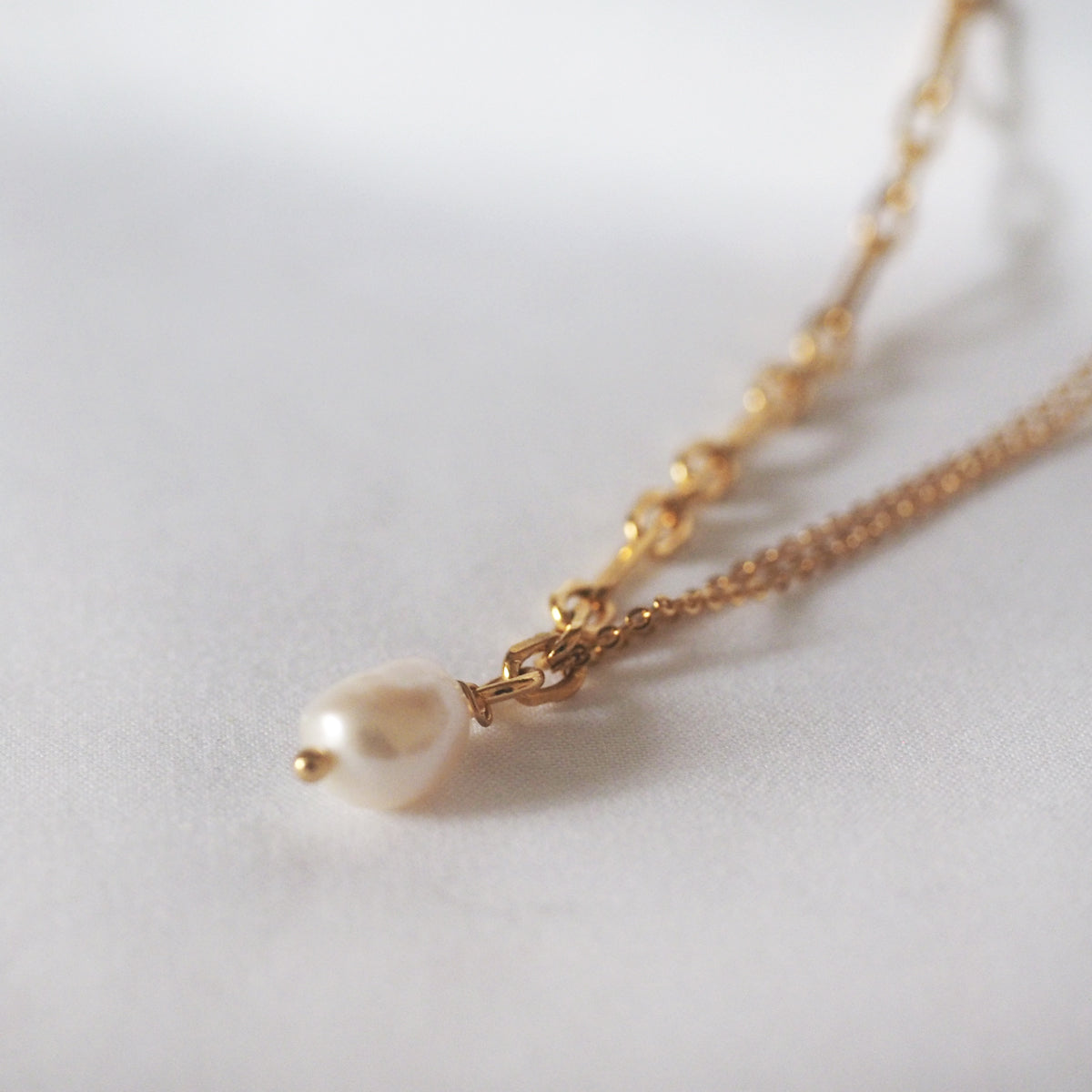 Kari Mixed Chain Drop Pearl Necklace