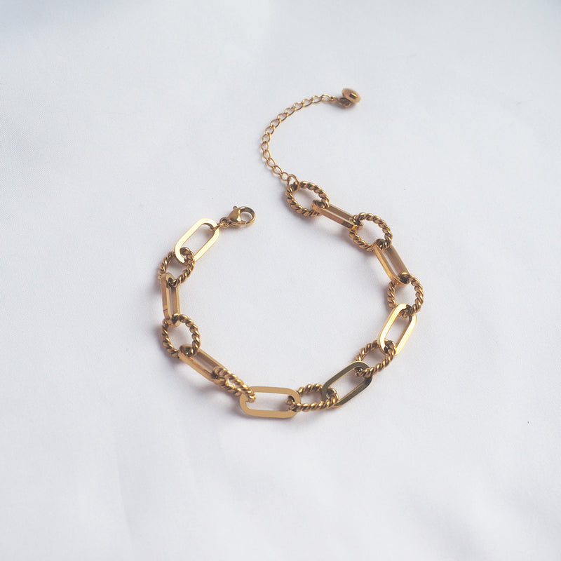 Creissant Chain Bracelet