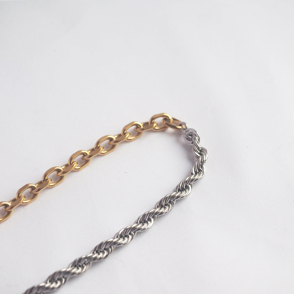 Hettie 2-Tone T-bar Necklace