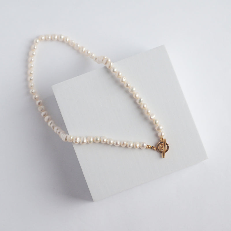 Pearls T-bar Necklace