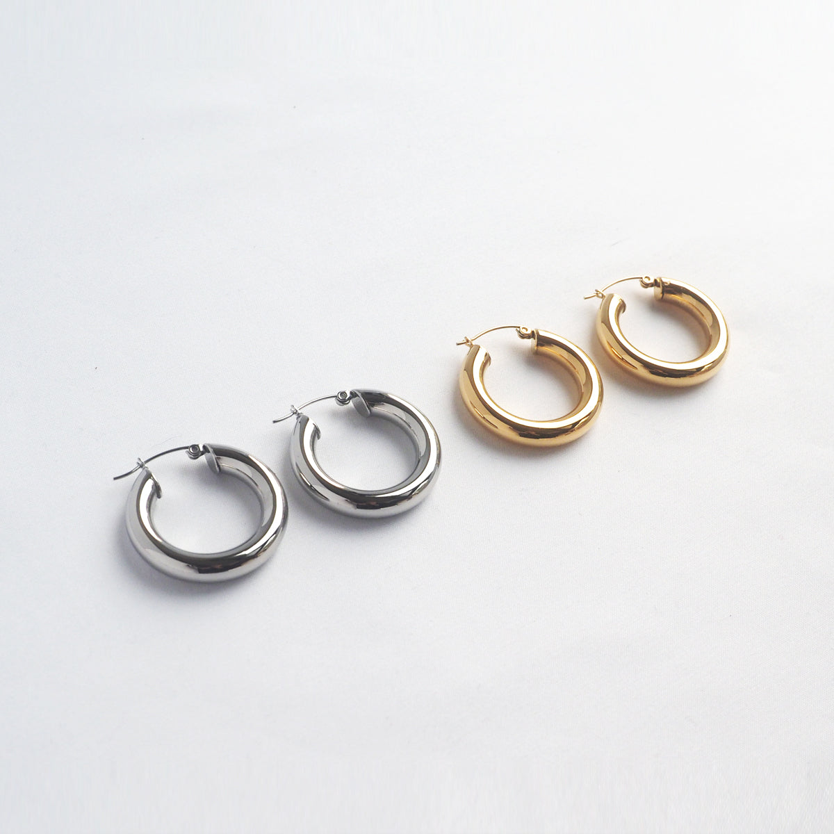 Minimalist Hoop Earring