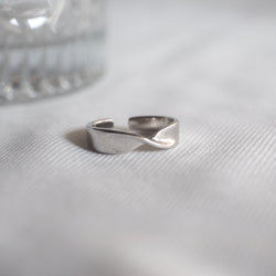 Rali Twisted Silver Ring