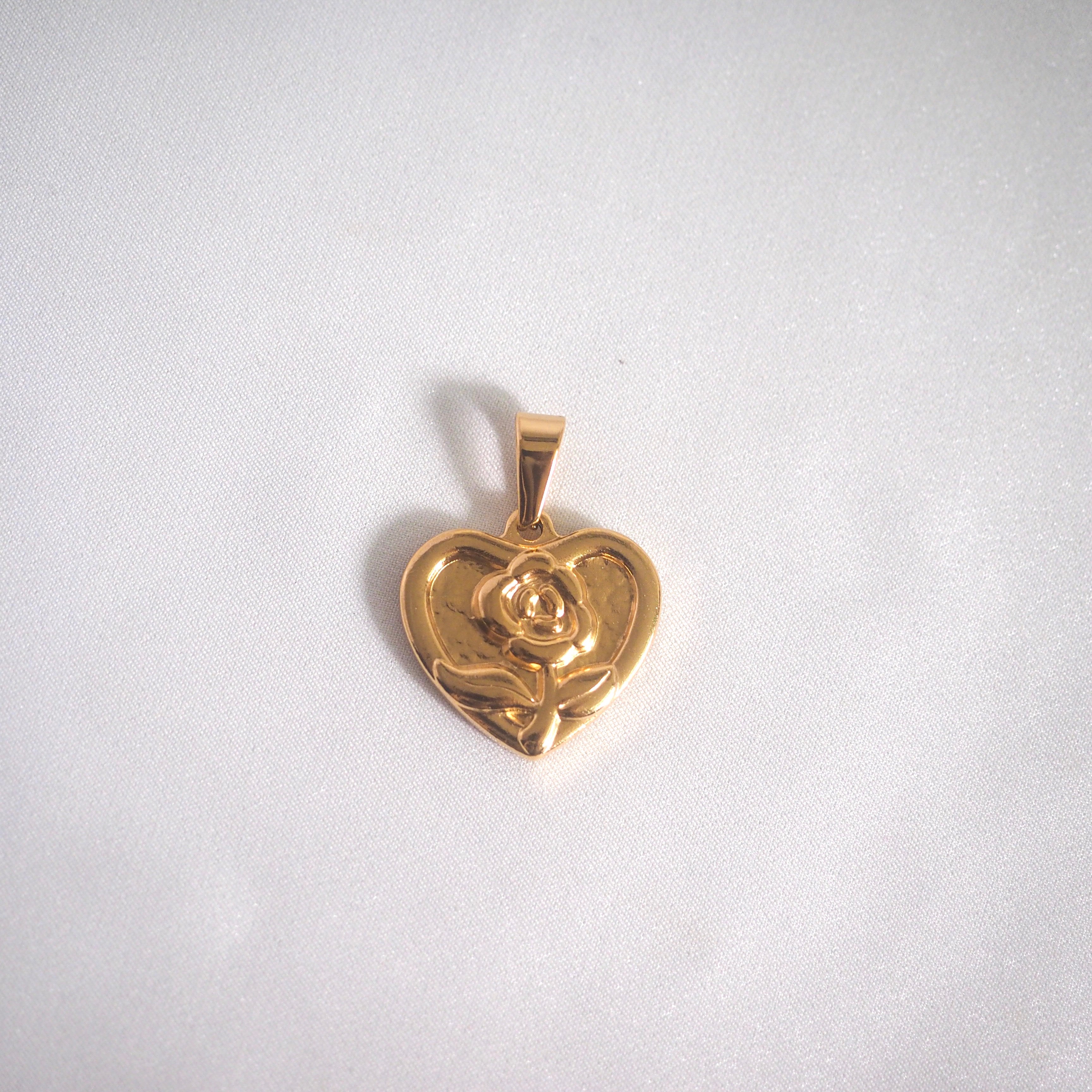 [Set of 2] Rose in Heart Pendant