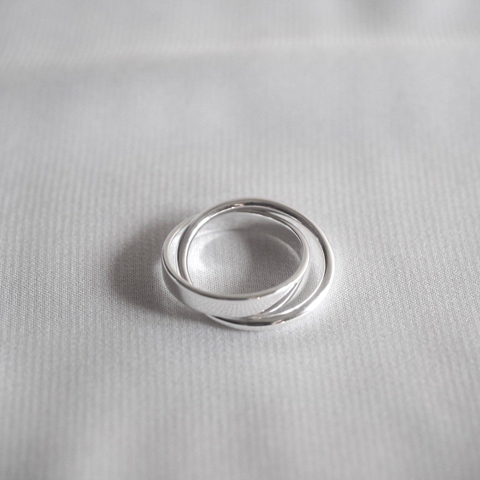 Double Hoop Minimalist Ring